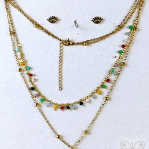 Collar en capas con ojo protector